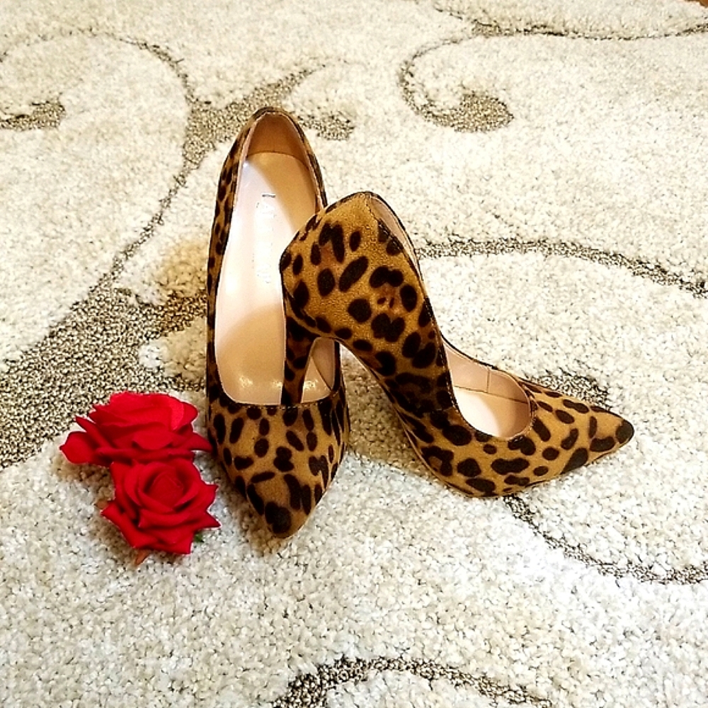 Lala Ikai leopard print heels sz. 6.5